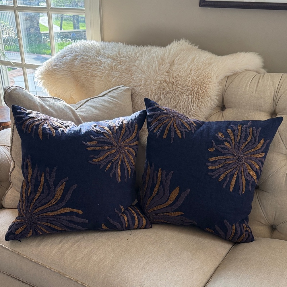 2 Gorgeous 18x18 William Sonoma Home Throw Pillows